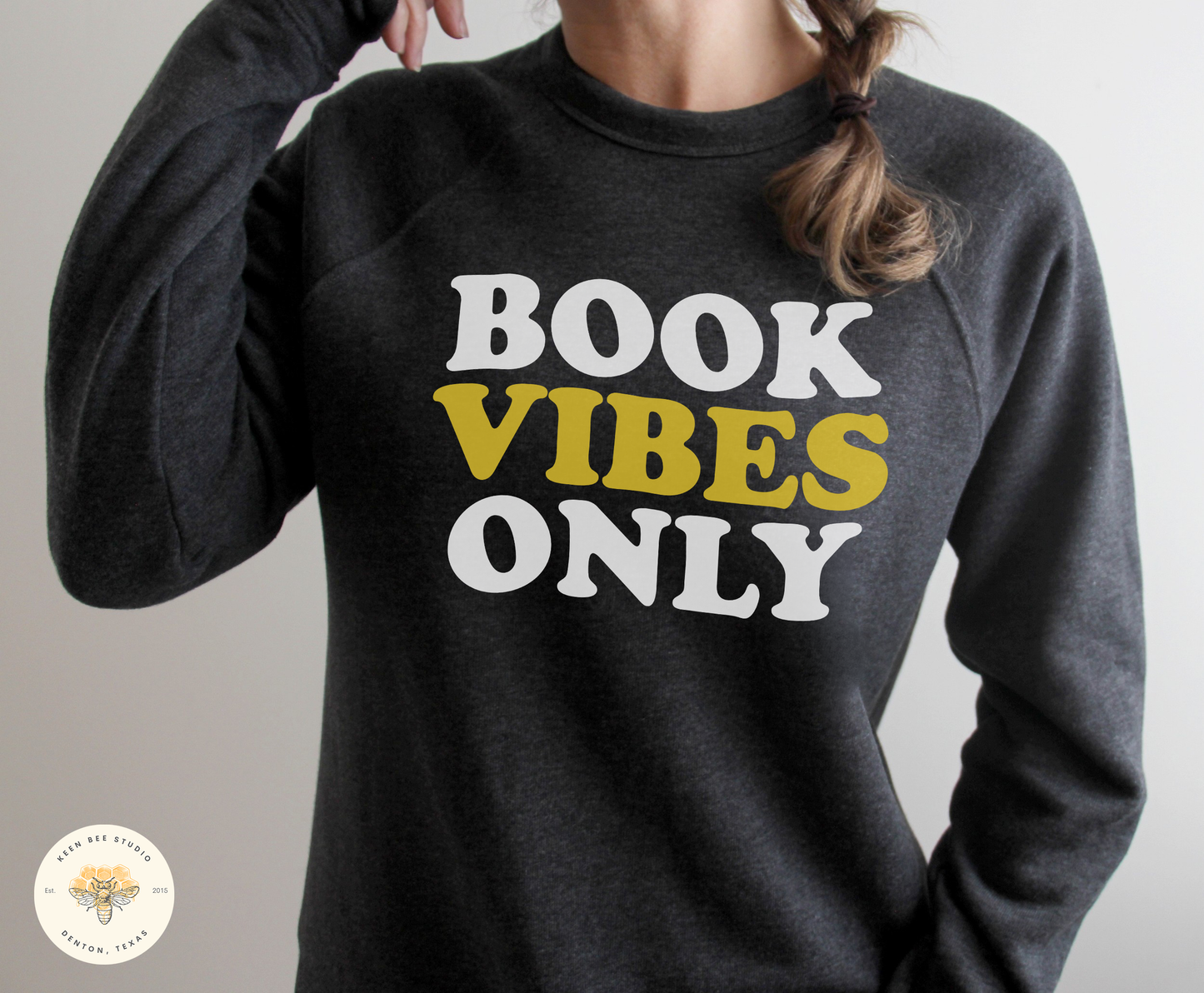 Comfy Book Sweatshirt - Book Vibes Only, Retro Design, Distinctive Raglan Sleeves